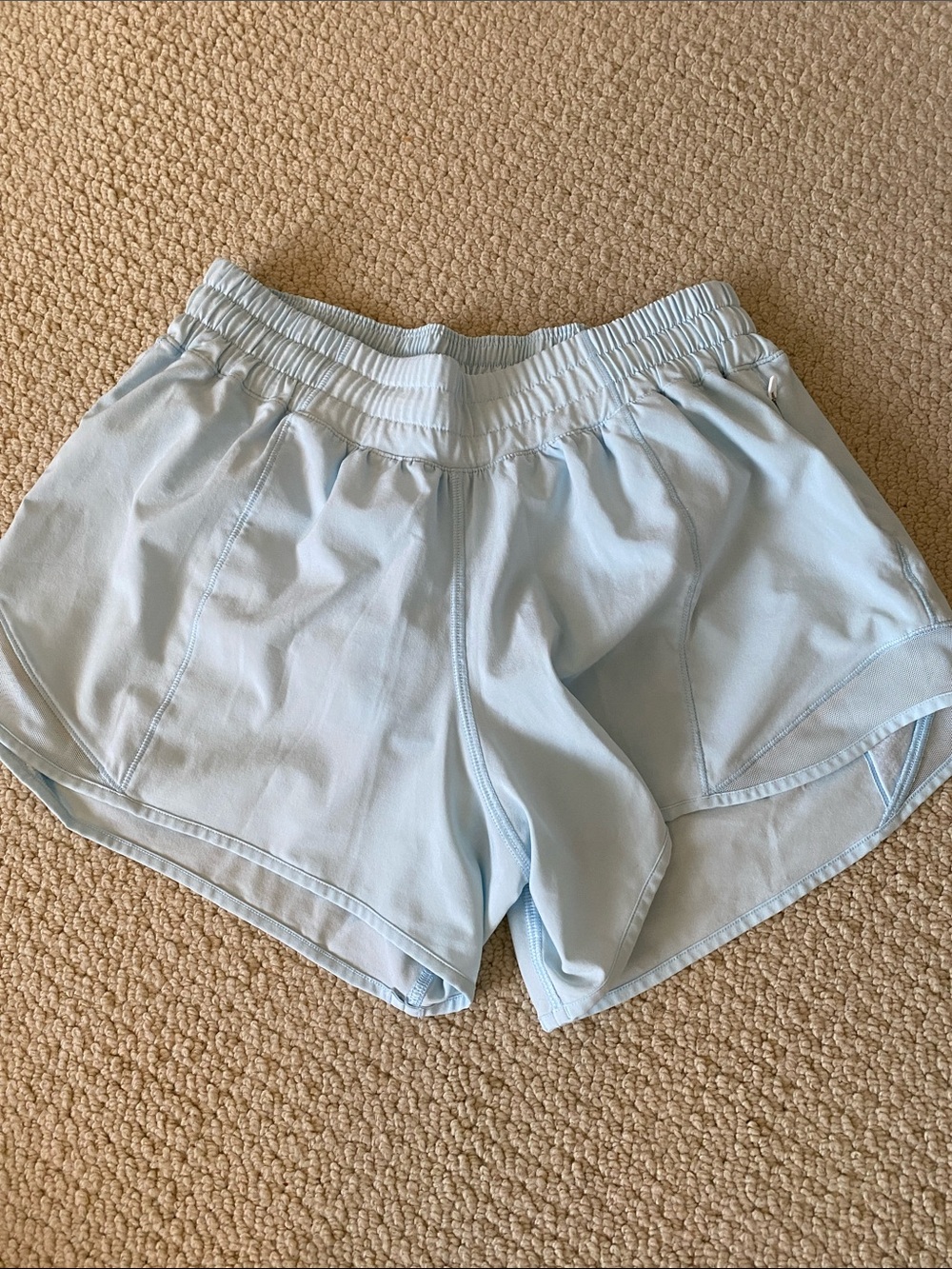 Lululemon Hotty Hot short low rise 4”